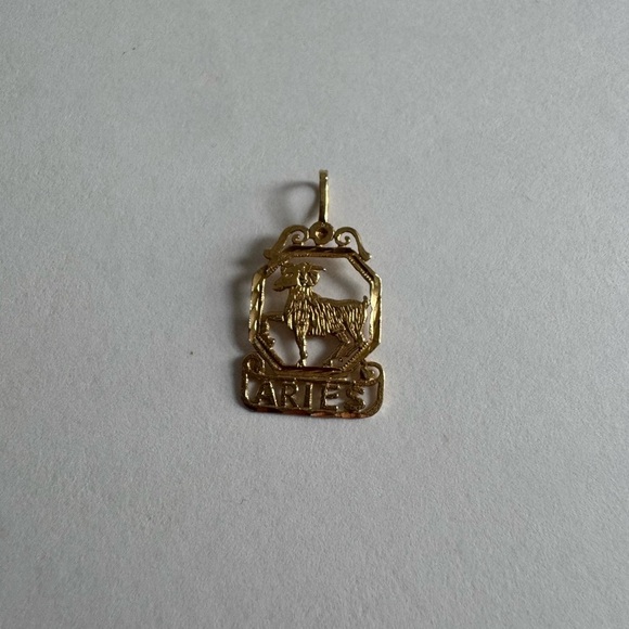 14k Yellow Solid Gold Aries Astrological Zodiac Charm Pendant - Picture 1 of 2